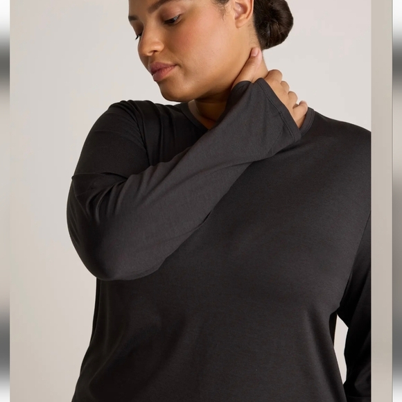 NWT Quince Flowknit Breeze Long Sleeve Top Athletic Performance Thumbhole Black - Picture 1 of 10